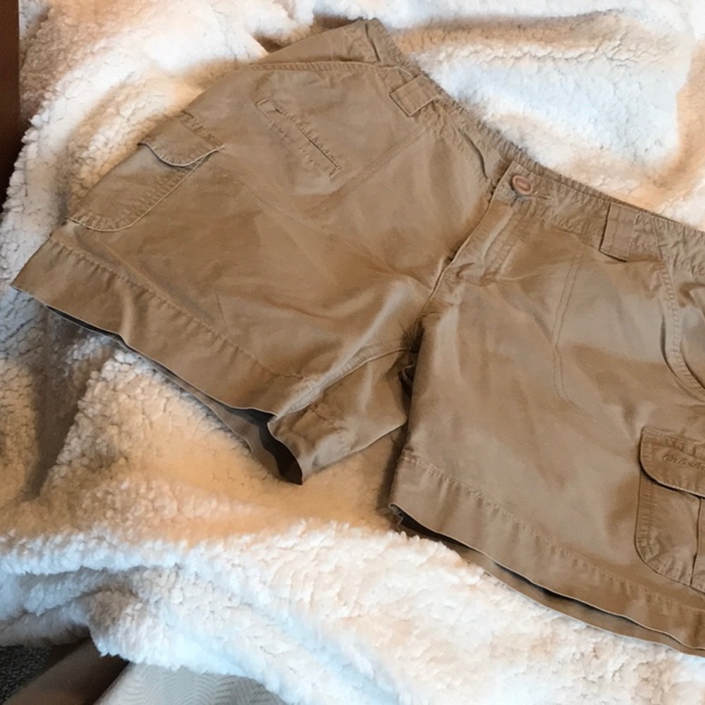 Cabela’s Cargo Shorts - Khaki/Tan - Like New - Size 6 -  7” inseam